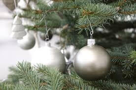 Zpívání pod vánočním stromem