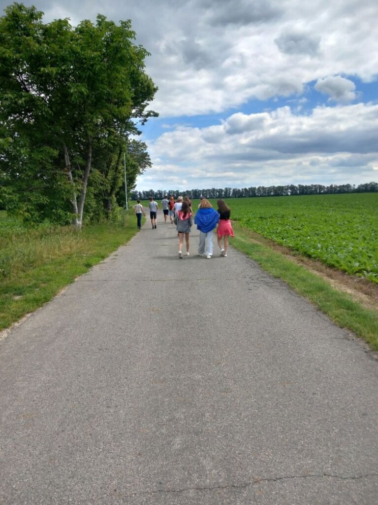 6.A na procházce v Dobrovízi