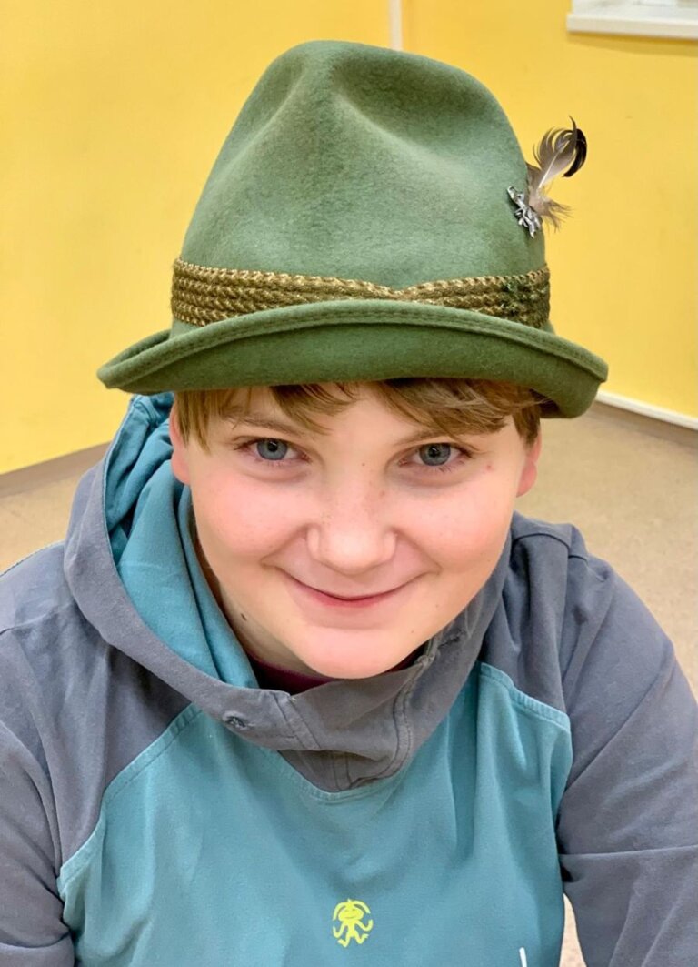 Den šestý – den pokrývek hlav