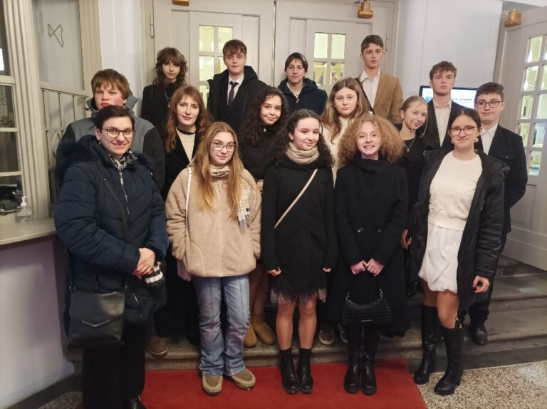 KMD: Zítra to roztočíme, drahoušku